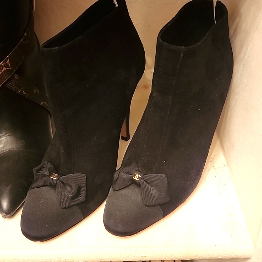 Chanel ankle boots suede size 39 1/2